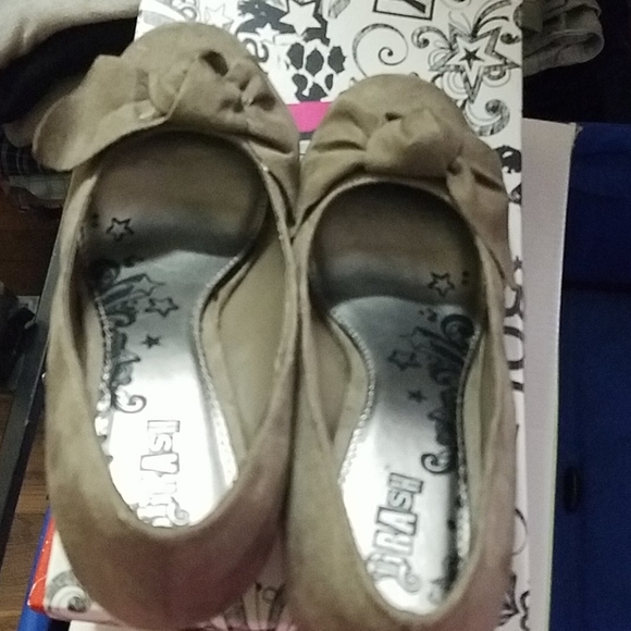 Brash 8.5 Mushroom Color Bow Pump - Picture 4 of 5